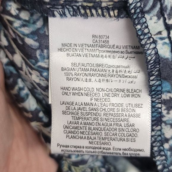 BCBGeneration Floral Multi Romper - Picture 13 of 14